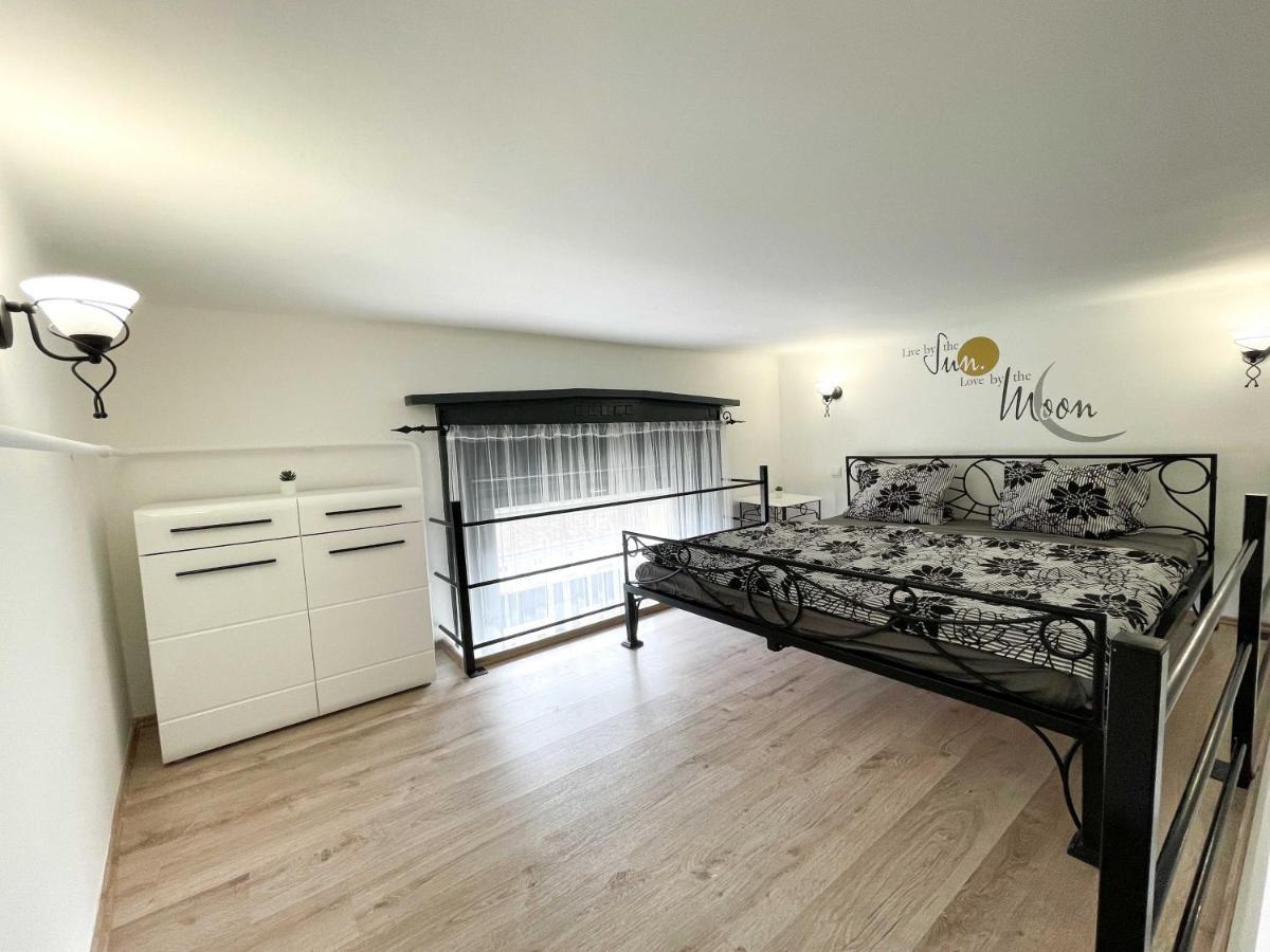 Manyi Apartman 2 Debrecen Bagian luar foto